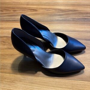 Bandolino Elegant Dark Blue Textured Heels